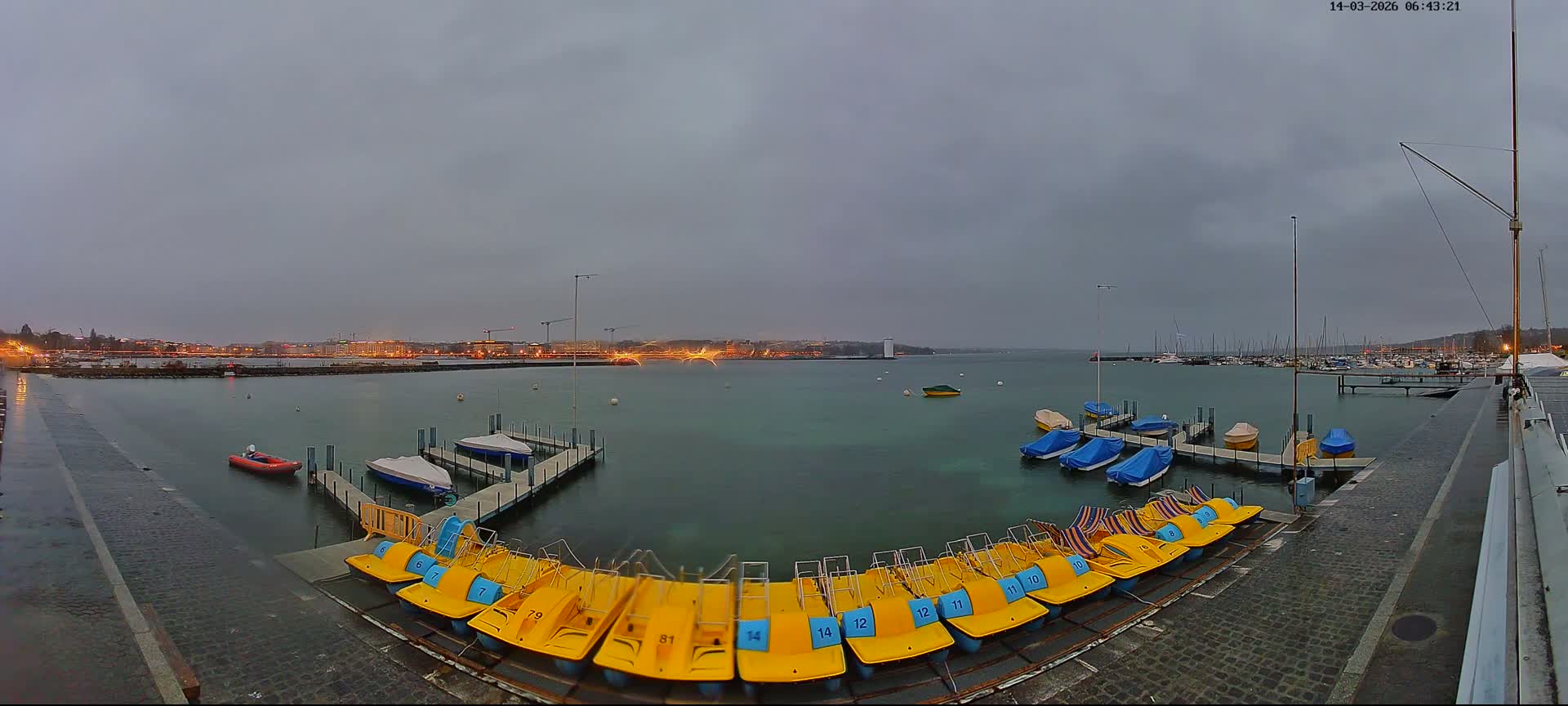 Lake Geneva & (Lac Leman) Coast & Geneve City Les Corsaires Live Cam - Eaux -Vives, Genève, Geneva, Switzerland