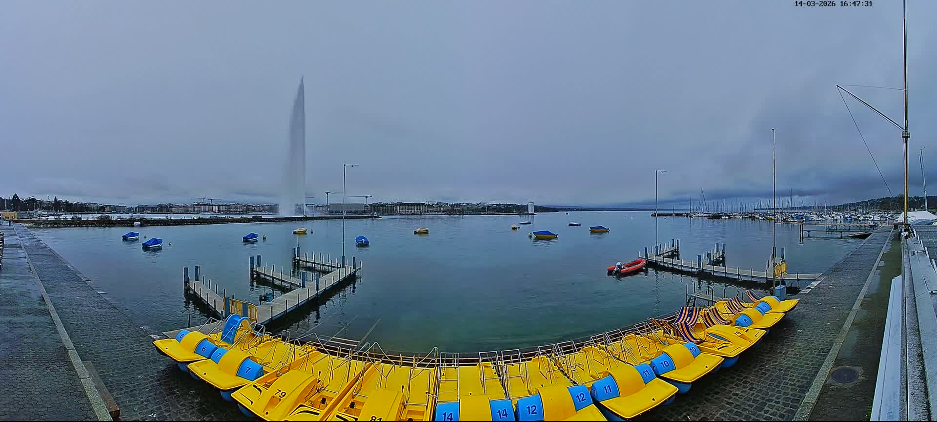 Lake Geneva & (Lac Leman) Coast & Geneve City Les Corsaires Live Cam - Eaux -Vives, Genève, Geneva, Switzerland