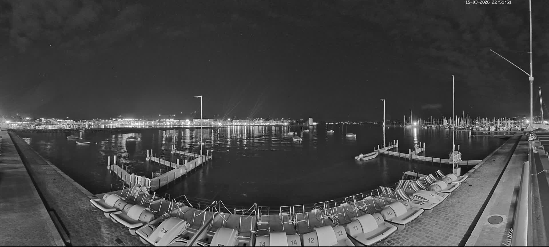 Lake Geneva & (Lac Leman) Coast & Geneve City Les Corsaires Live Cam - Eaux -Vives, Genève, Geneva, Switzerland