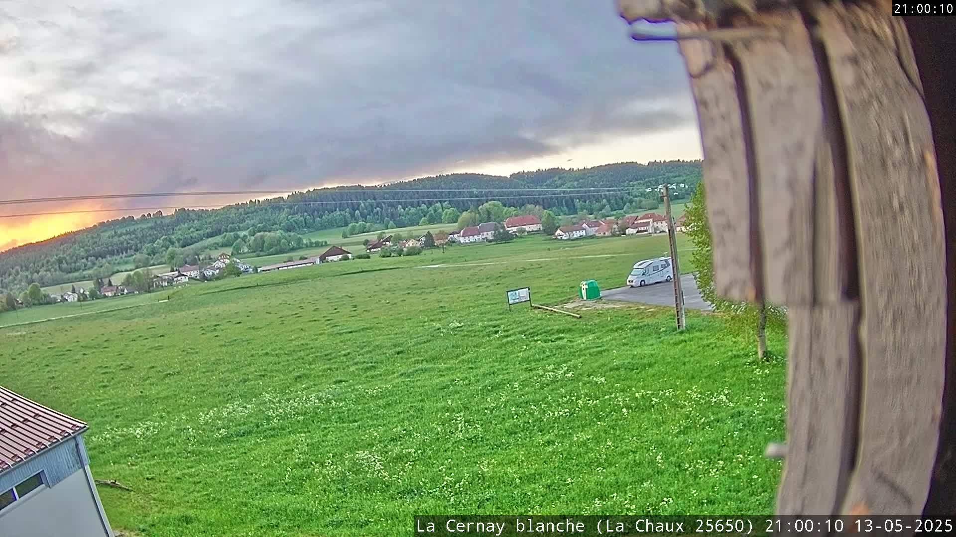 La Cernay Blanche Ski & Sport Area - La Chaux Village Live Cam - Pontarlier, Doubs, Bourgogne-Franche-Comte, France