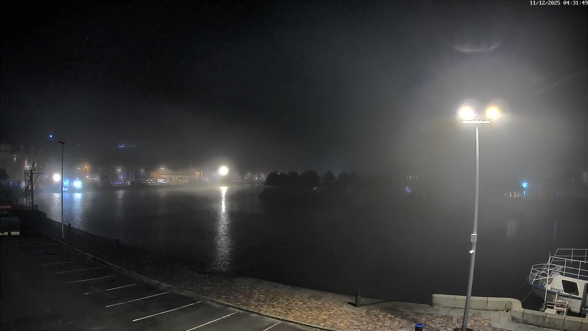 Trouville-Sur-Mer Comune Residence du Port & Coast Live Cam - Lisieux, Calvados, Normandie, France