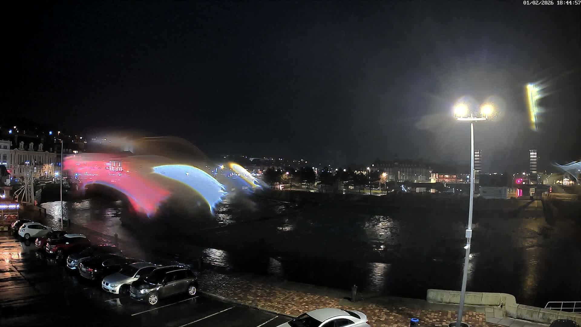 Trouville-Sur-Mer Comune Residence du Port & Coast Live Cam - Lisieux, Calvados, Normandie, France