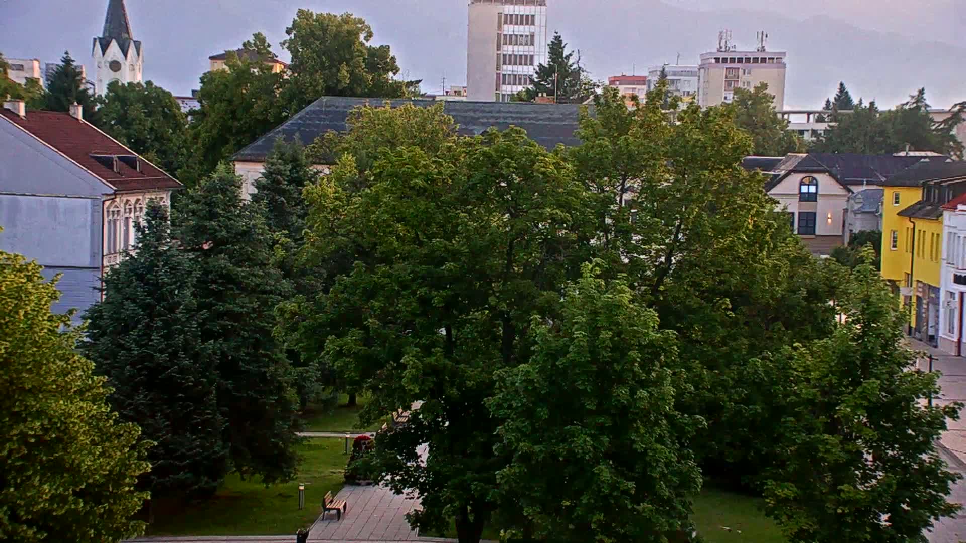  Martin City Center & Malú Fatra National Mountain Range Park Live Cam - Martin, Okres Martin, Zilina, Slovakia