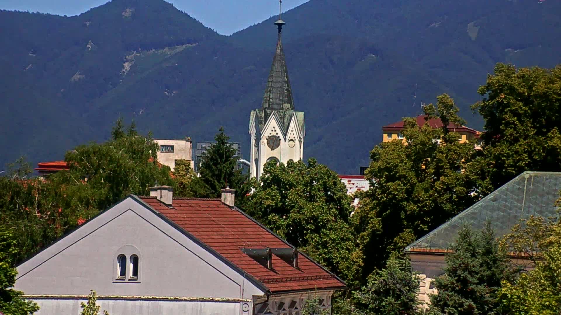  Martin City Center & Malú Fatra National Mountain Range Park Live Cam - Martin, Okres Martin, Zilina, Slovakia