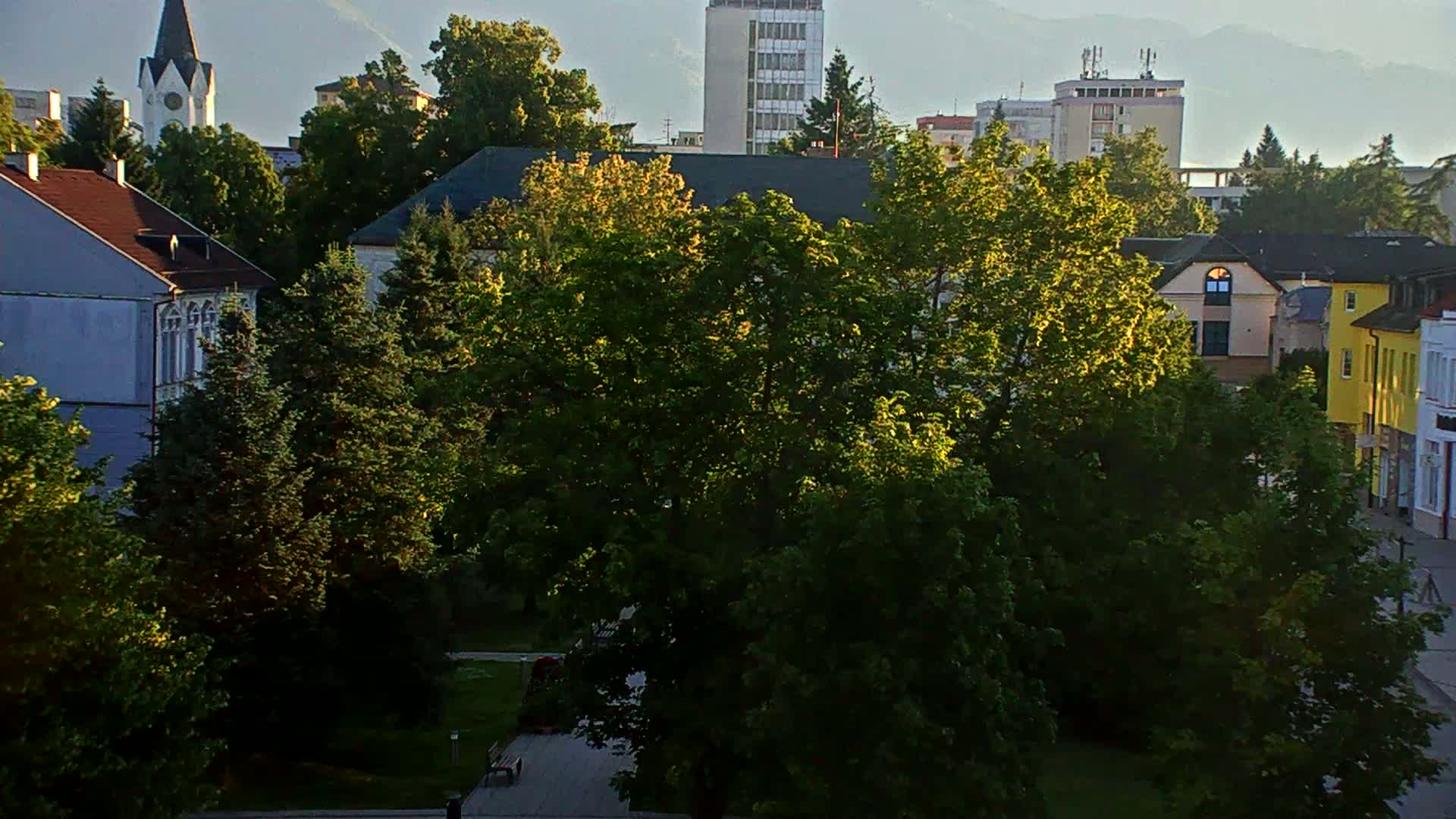  Martin City Center & Malú Fatra National Mountain Range Park Live Cam - Martin, Okres Martin, Zilina, Slovakia