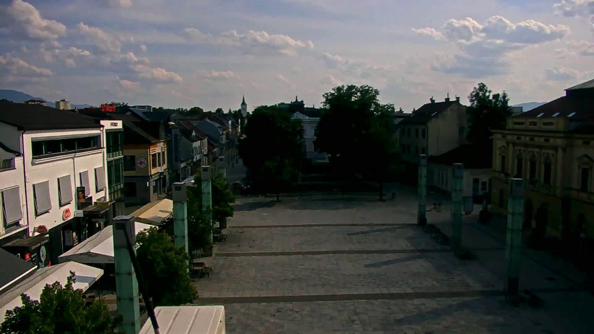  Martin City Center & Malú Fatra National Mountain Range Park Live Cam - Martin, Okres Martin, Zilina, Slovakia