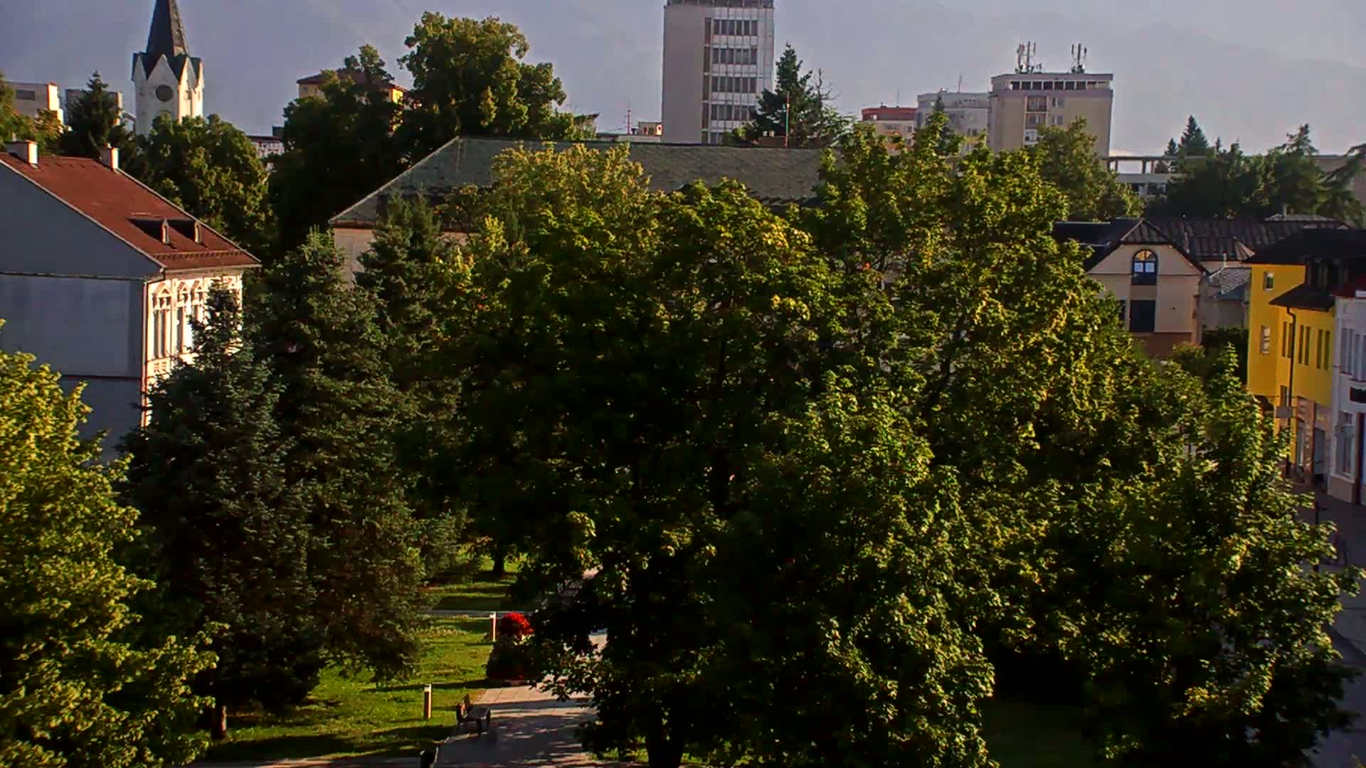  Martin City Center & Malú Fatra National Mountain Range Park Live Cam - Martin, Okres Martin, Zilina, Slovakia