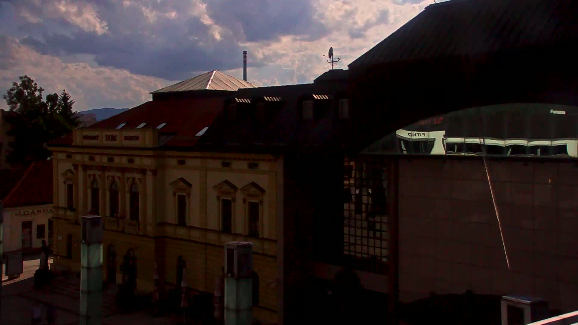  Martin City Center & Malú Fatra National Mountain Range Park Live Cam - Martin, Okres Martin, Zilina, Slovakia