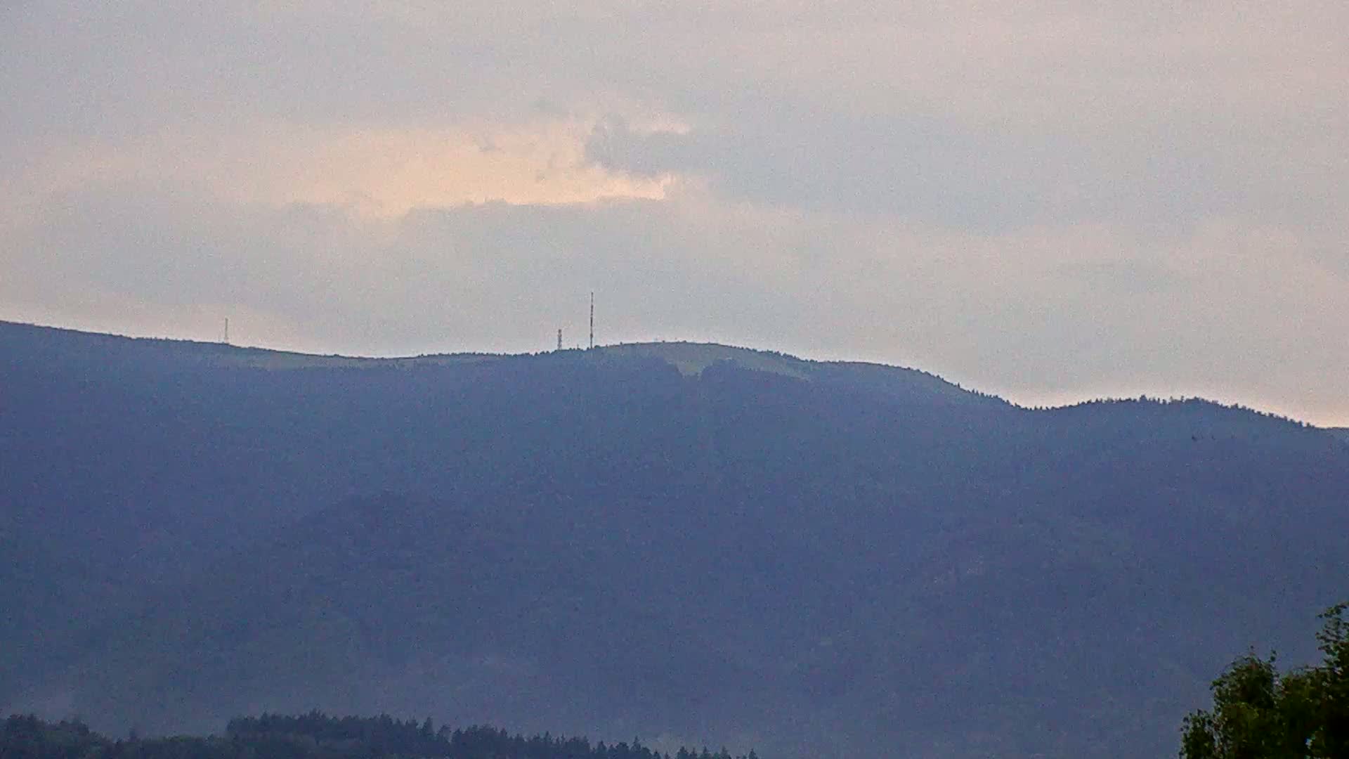  Martin City Center & Malú Fatra National Mountain Range Park Live Cam - Martin, Okres Martin, Zilina, Slovakia
