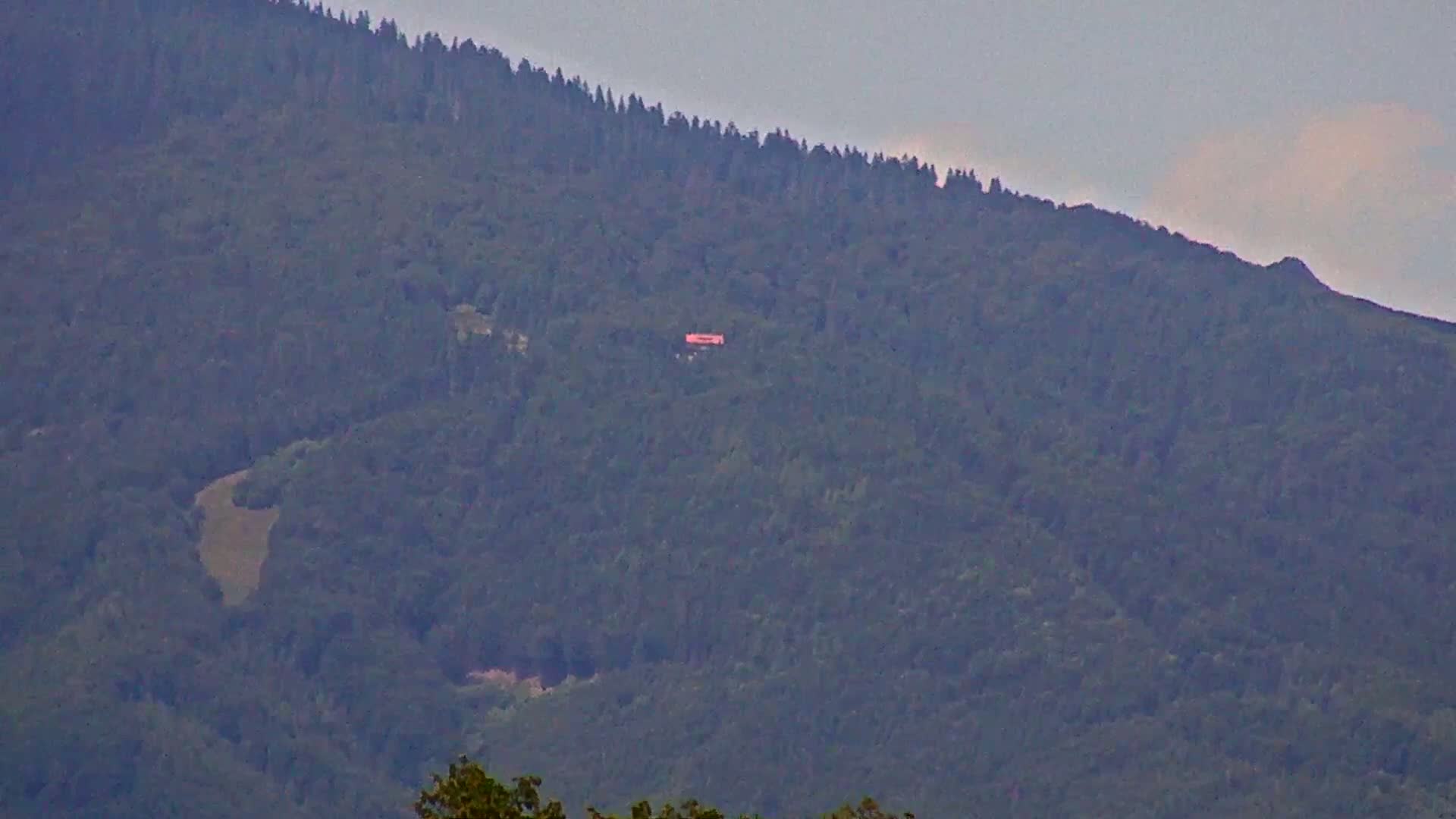  Martin City Center & Malú Fatra National Mountain Range Park Live Cam - Martin, Okres Martin, Zilina, Slovakia
