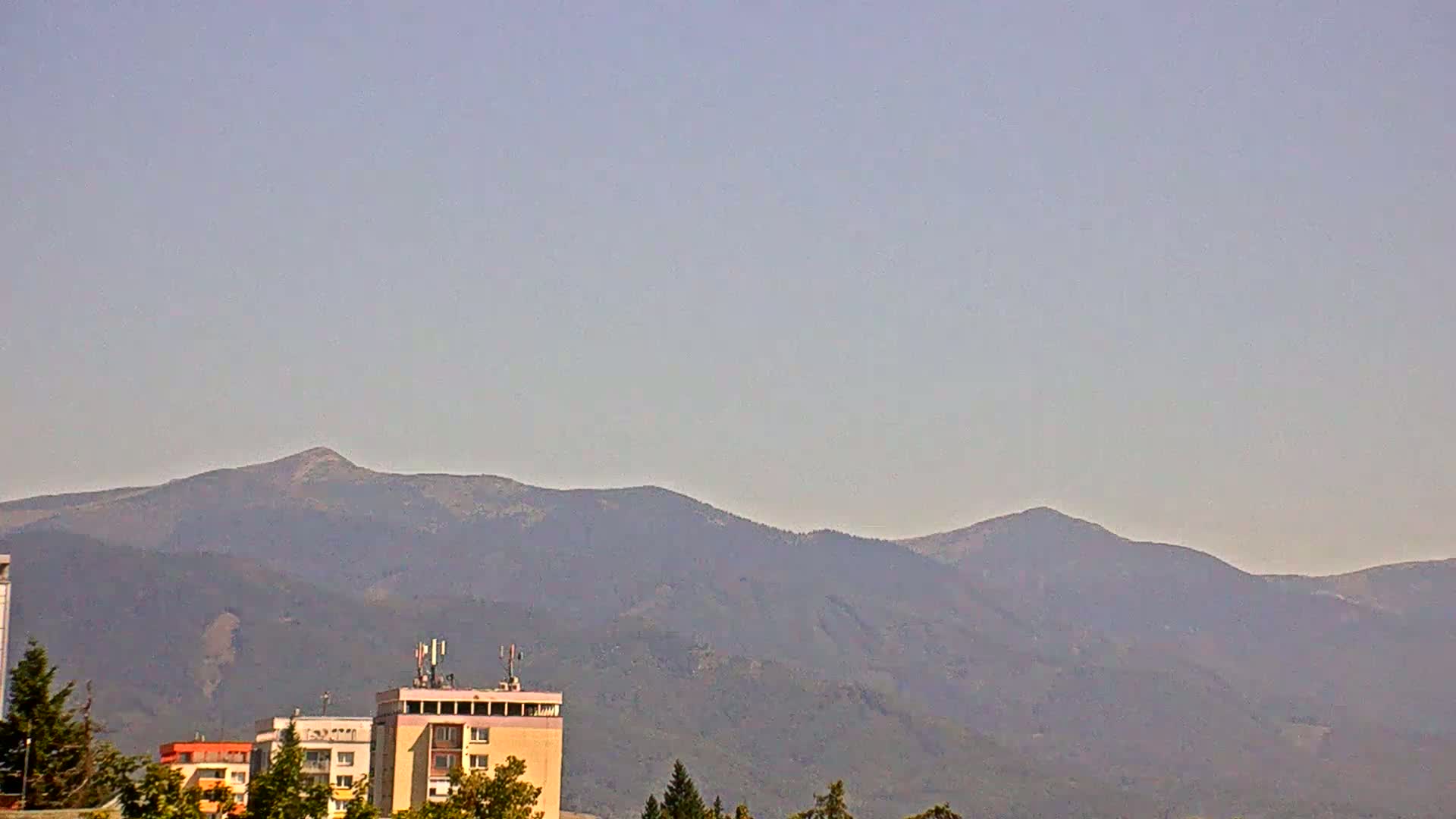 Martin City Center & Malú Fatra National Mountain Range Park Live Cam - Martin, Okres Martin, Zilina, Slovakia