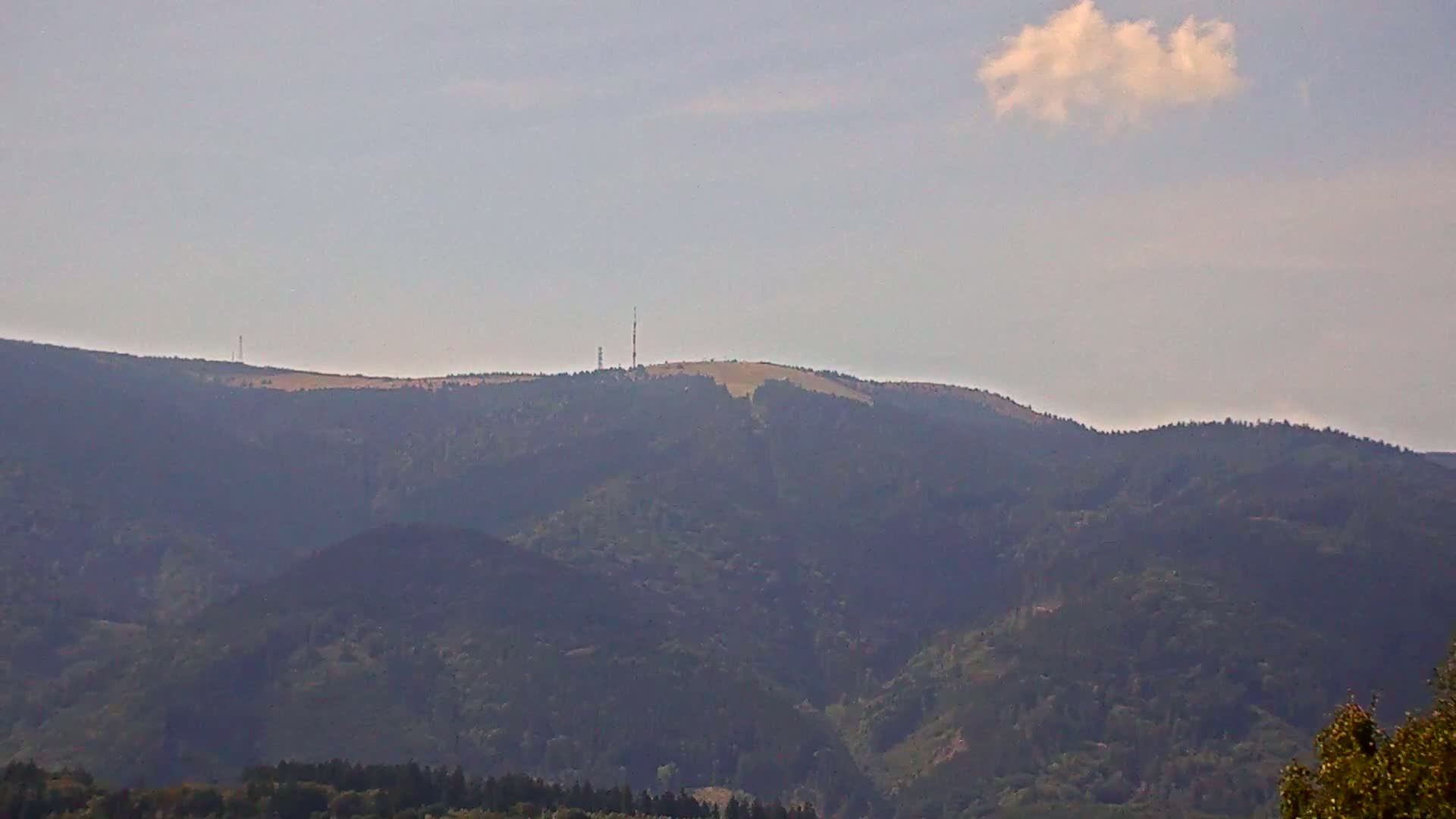  Martin City Center & Malú Fatra National Mountain Range Park Live Cam - Martin, Okres Martin, Zilina, Slovakia