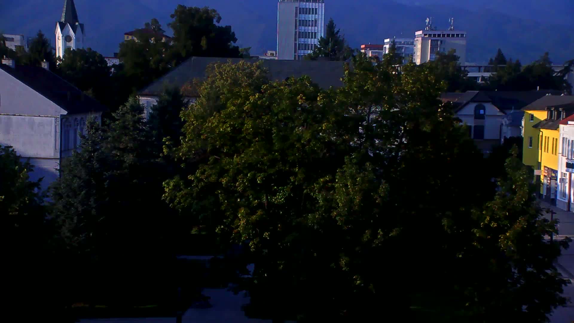  Martin City Center & Malú Fatra National Mountain Range Park Live Cam - Martin, Okres Martin, Zilina, Slovakia