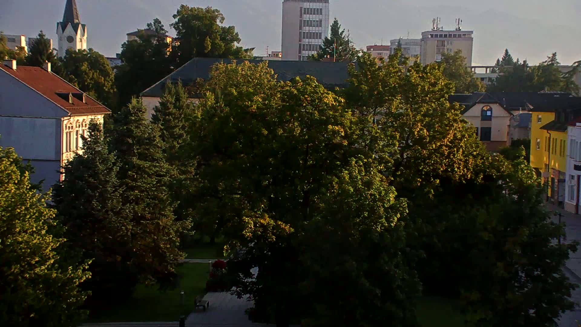  Martin City Center & Malú Fatra National Mountain Range Park Live Cam - Martin, Okres Martin, Zilina, Slovakia