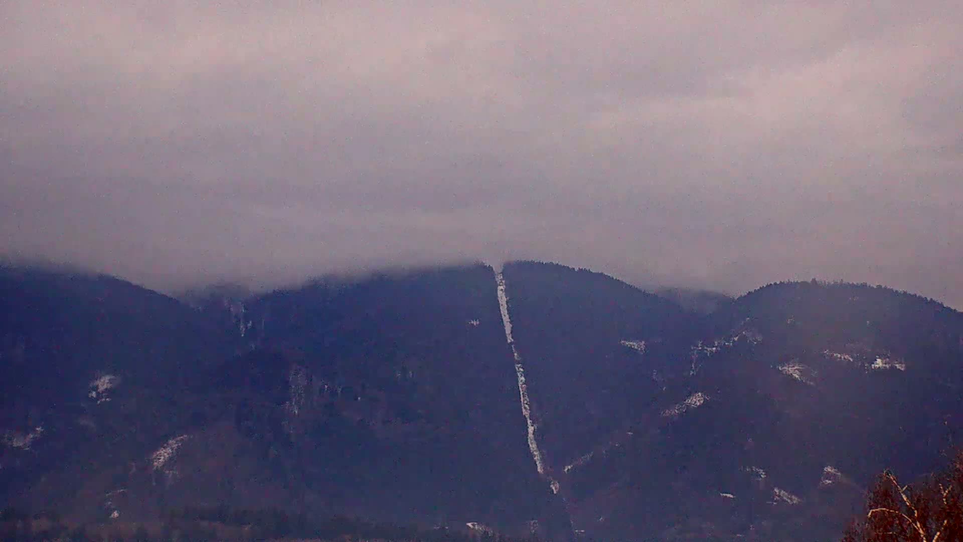Martin City Center & Malú Fatra National Mountain Range Park Live Cam - Martin, Okres Martin, Zilina, Slovakia