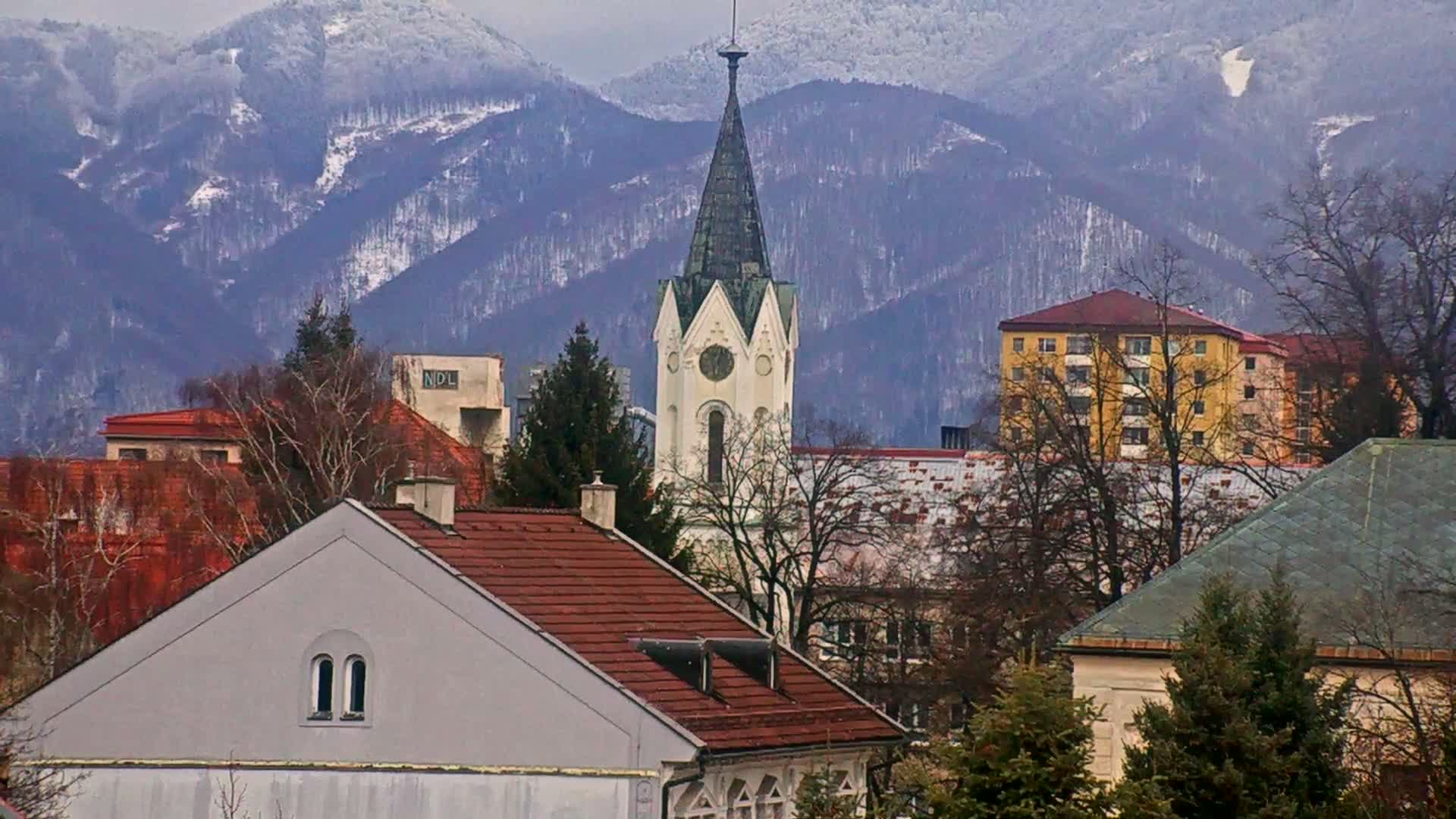 Martin City Center & Malú Fatra National Mountain Range Park Live Cam - Martin, Okres Martin, Zilina, Slovakia