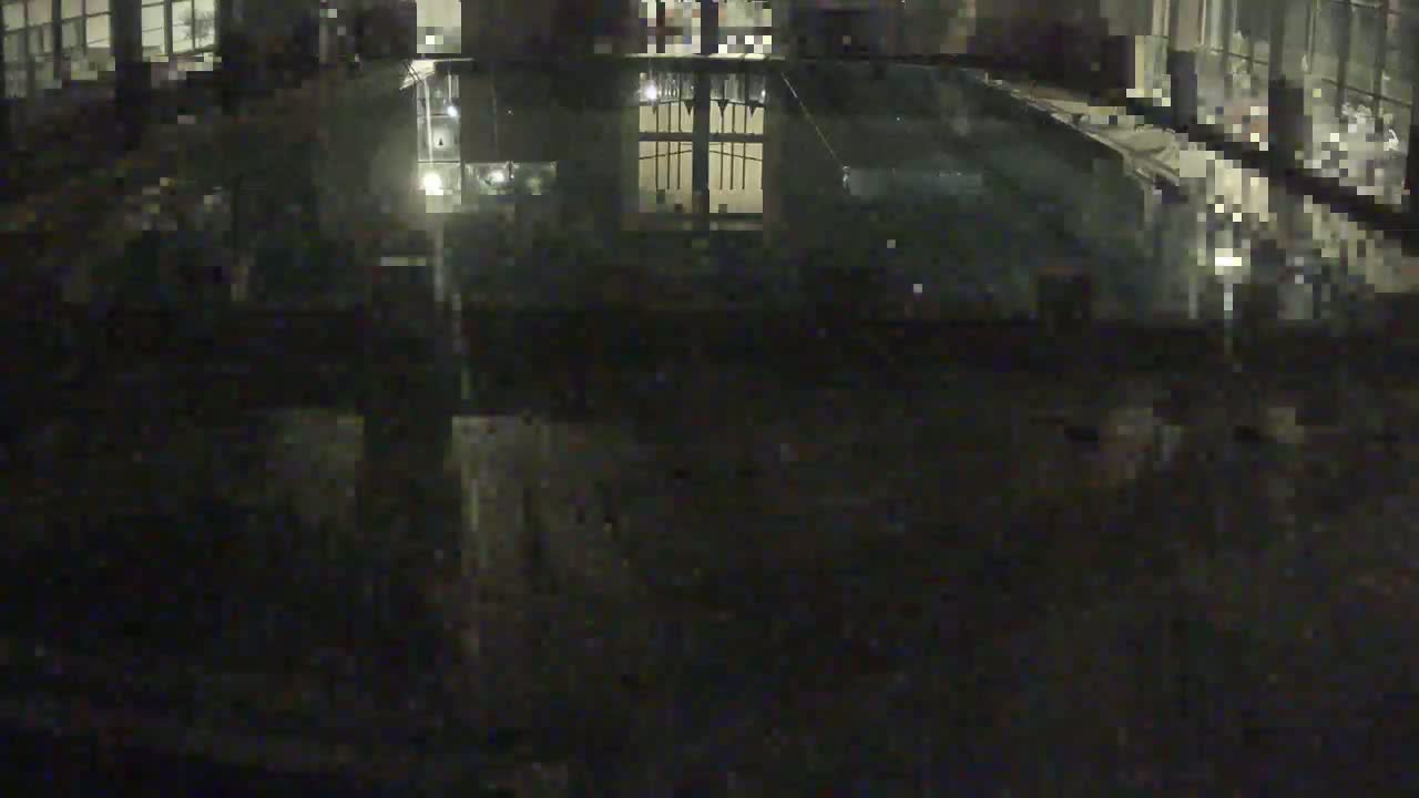 Trenčín, Municipal Swimming Pool Indoor Live Cam - Trencin, Okres Trencin, Slovakia