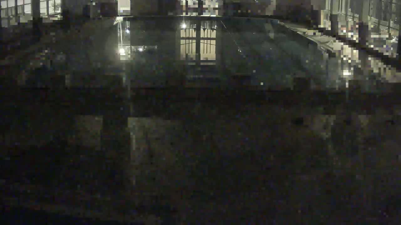 Trenčín, Municipal Swimming Pool Indoor Live Cam - Trencin, Okres Trencin, Slovakia
