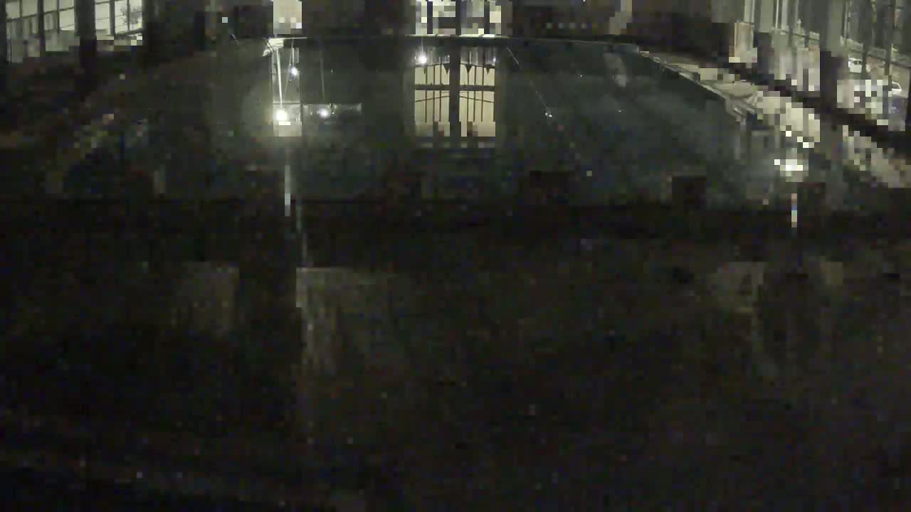 Trenčín, Municipal Swimming Pool Indoor Live Cam - Trencin, Okres Trencin, Slovakia