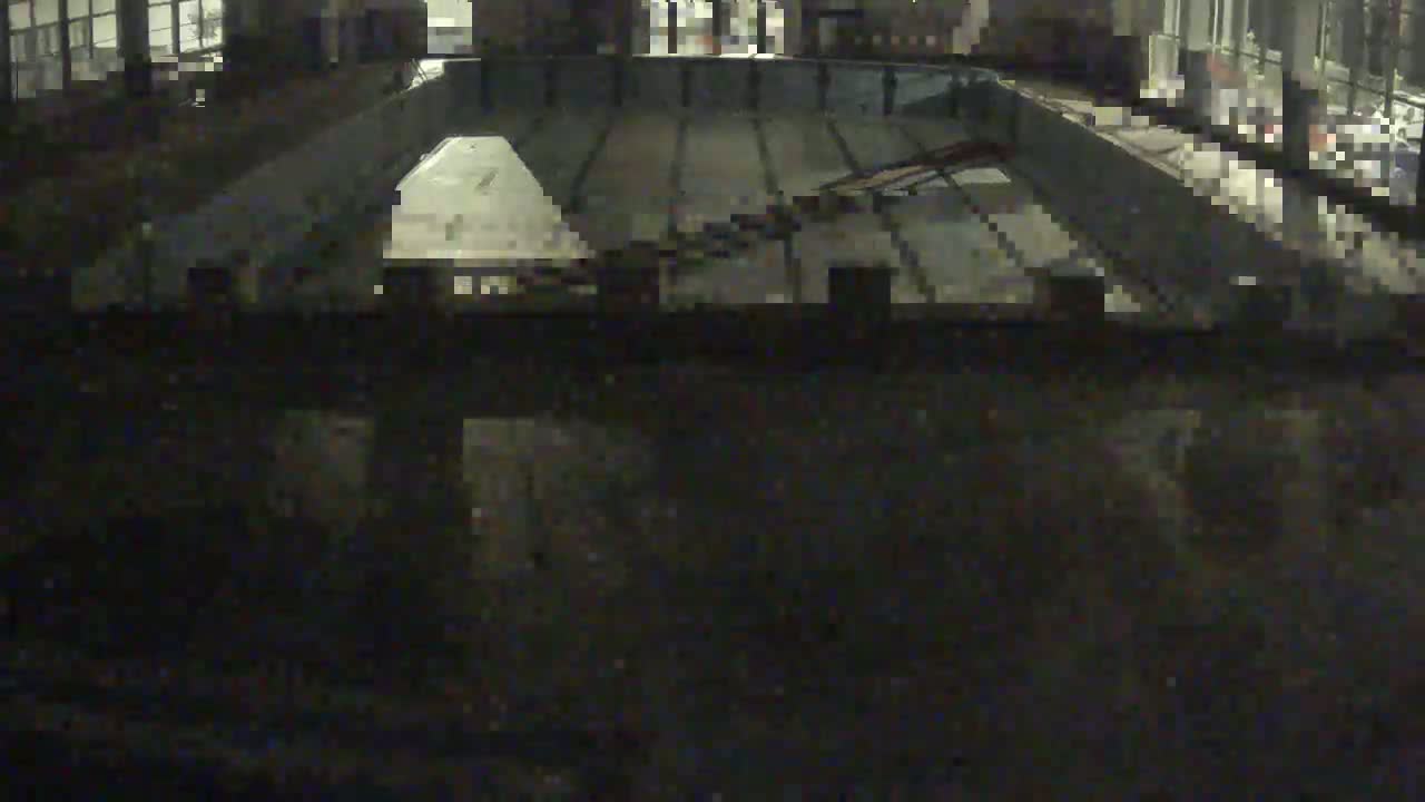 Trenčín, Municipal Swimming Pool Indoor Live Cam - Trencin, Okres Trencin, Slovakia
