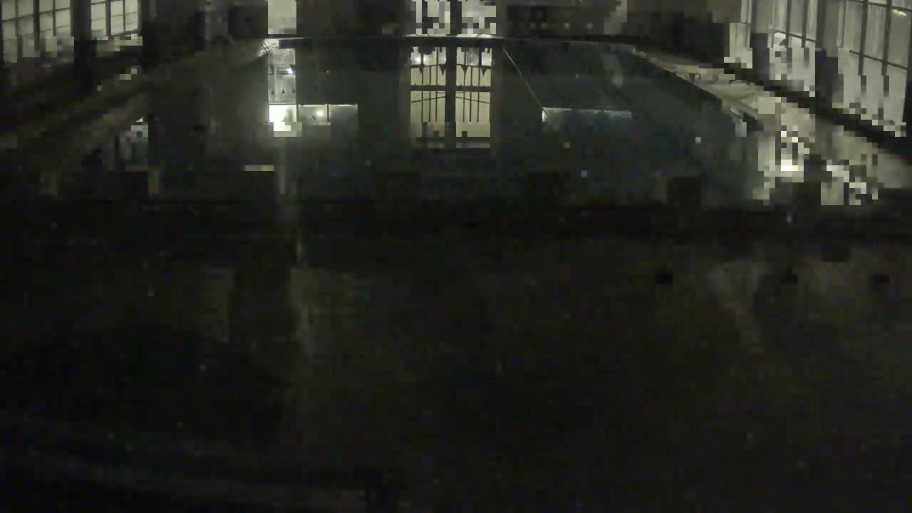 Trenčín, Municipal Swimming Pool Indoor Live Cam - Trencin, Okres Trencin, Slovakia