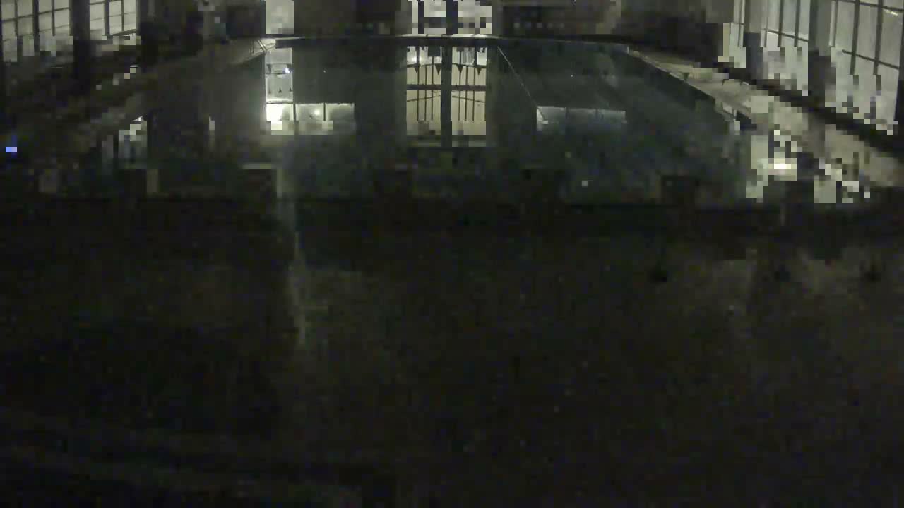 Trenčín, Municipal Swimming Pool Indoor Live Cam - Trencin, Okres Trencin, Slovakia