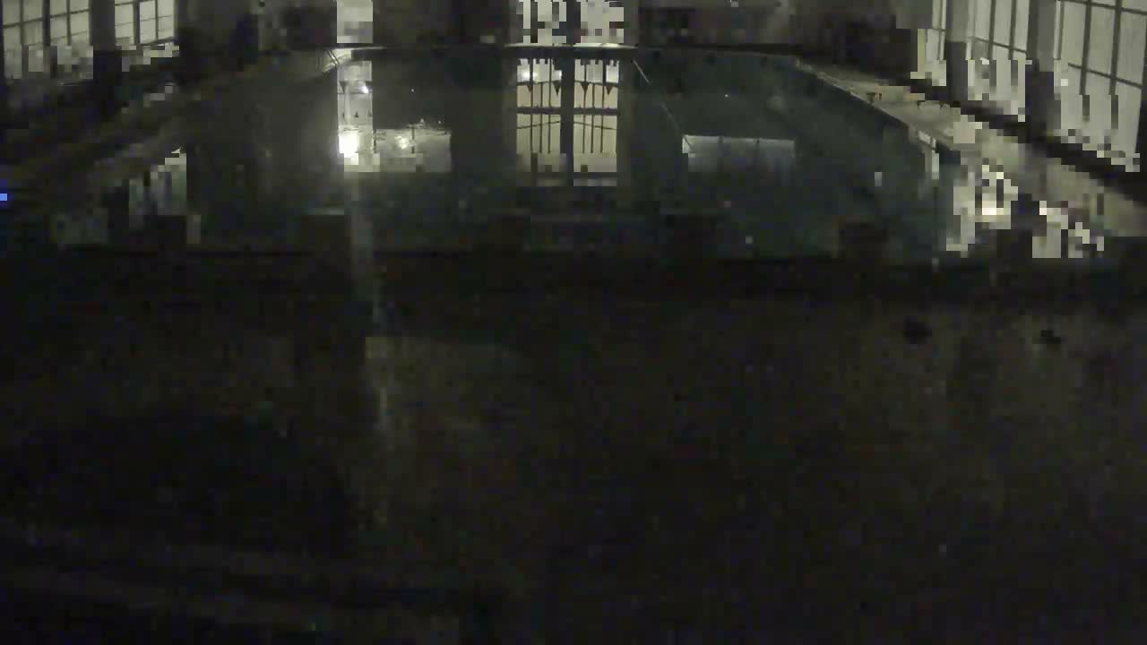 Trenčín, Municipal Swimming Pool Indoor Live Cam - Trencin, Okres Trencin, Slovakia