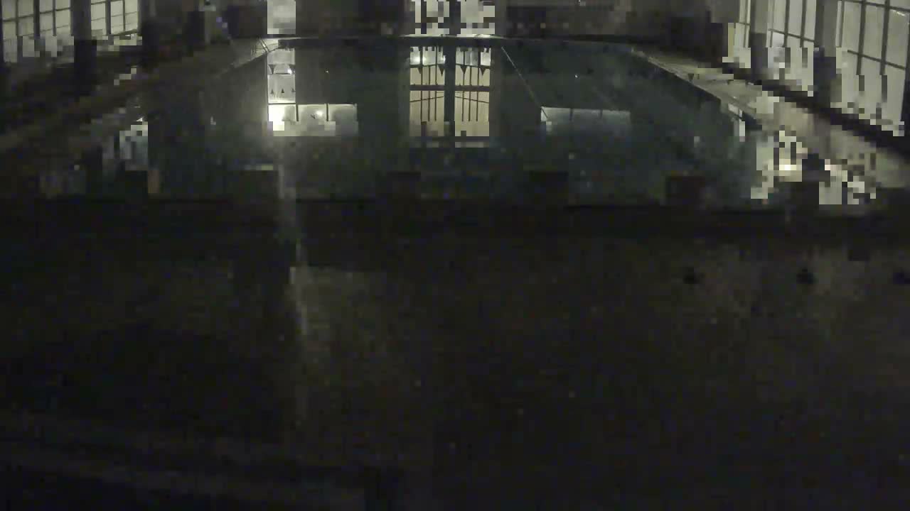 Trenčín, Municipal Swimming Pool Indoor Live Cam - Trencin, Okres Trencin, Slovakia