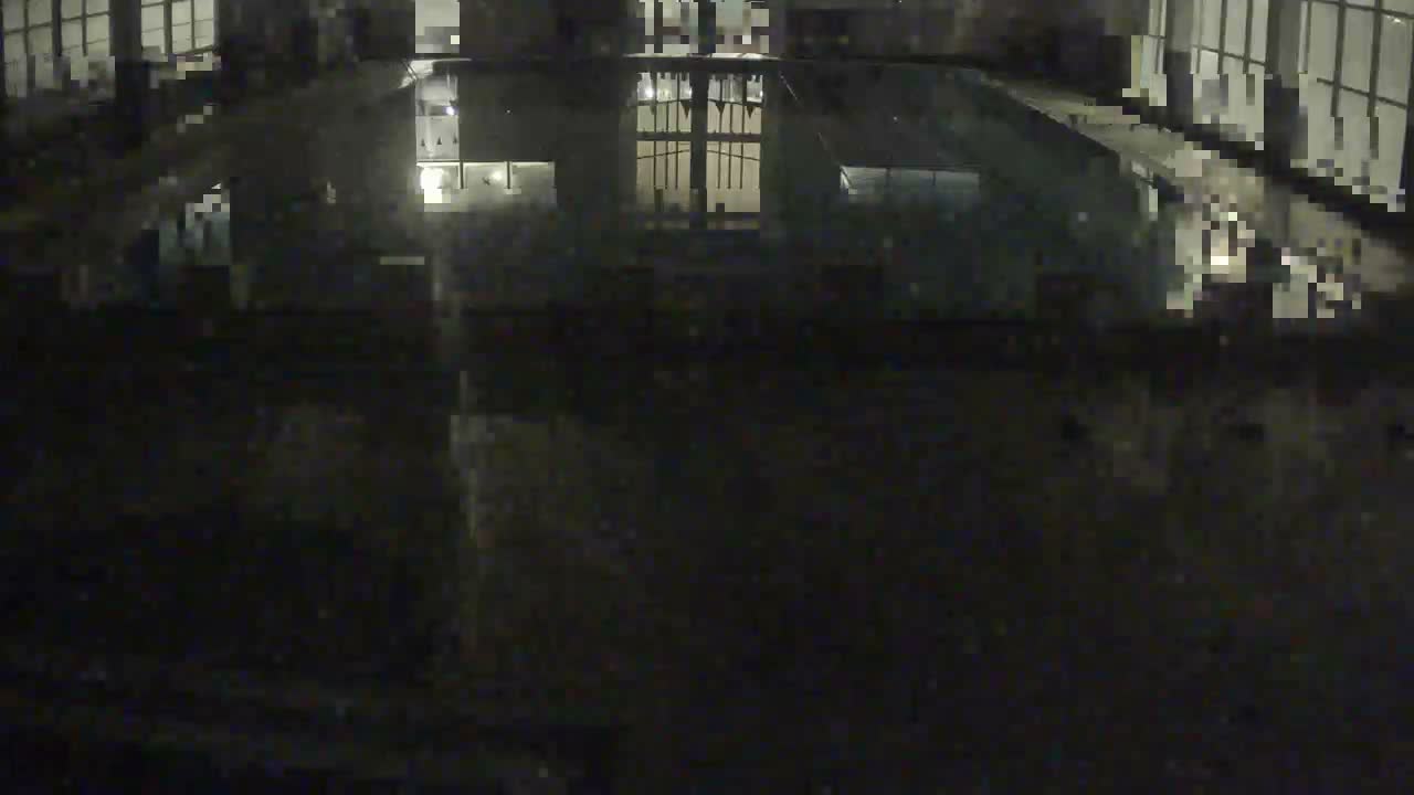 Trenčín, Municipal Swimming Pool Indoor Live Cam - Trencin, Okres Trencin, Slovakia