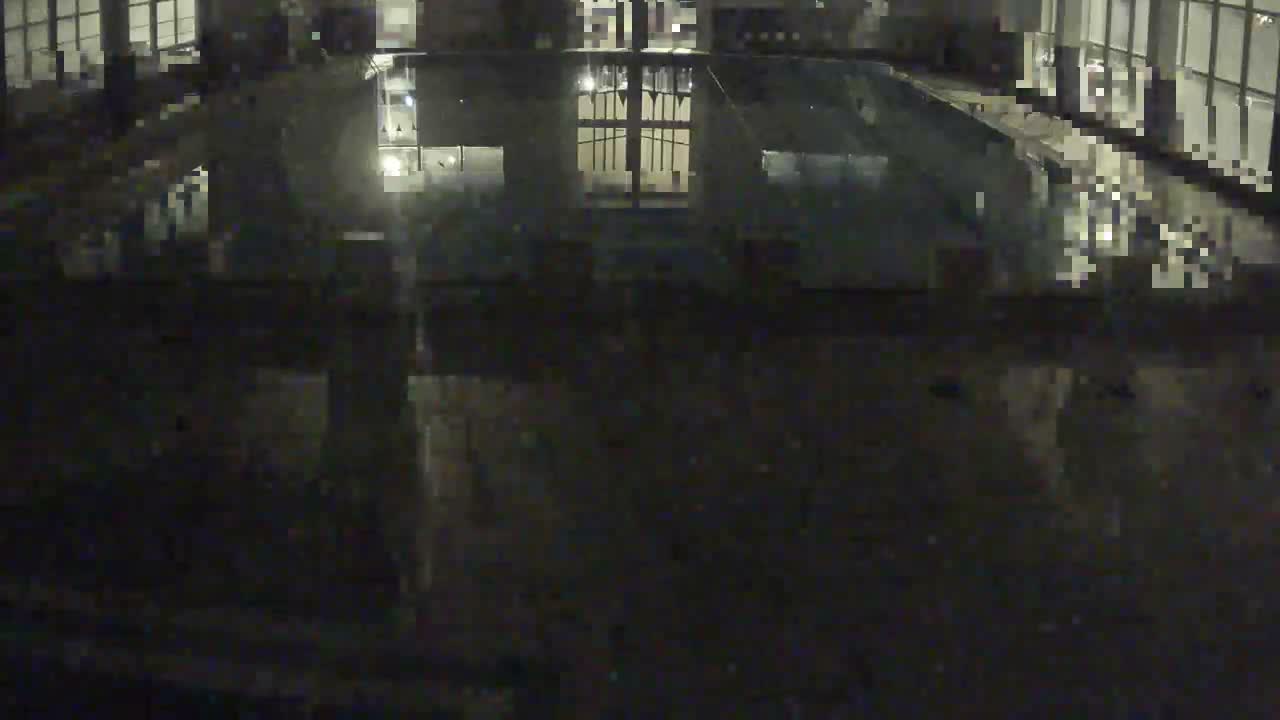 Trenčín, Municipal Swimming Pool Indoor Live Cam - Trencin, Okres Trencin, Slovakia