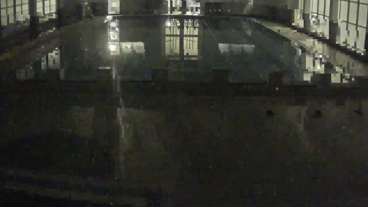 Trenčín, Municipal Swimming Pool Indoor Live Cam - Trencin, Okres Trencin, Slovakia