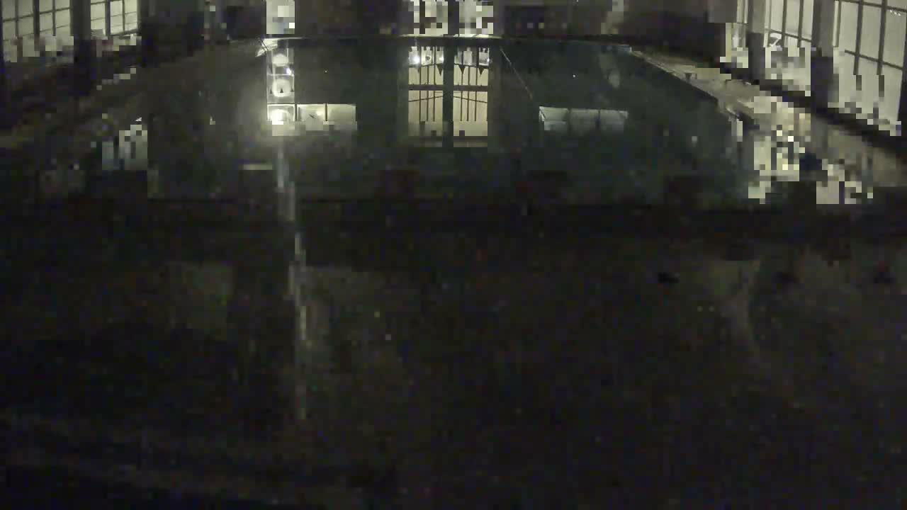 Trenčín, Municipal Swimming Pool Indoor Live Cam - Trencin, Okres Trencin, Slovakia