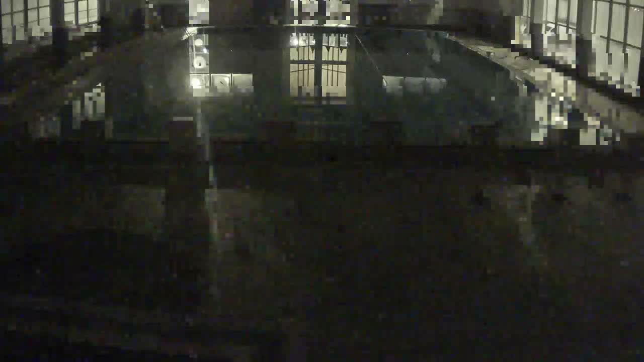 Trenčín, Municipal Swimming Pool Indoor Live Cam - Trencin, Okres Trencin, Slovakia