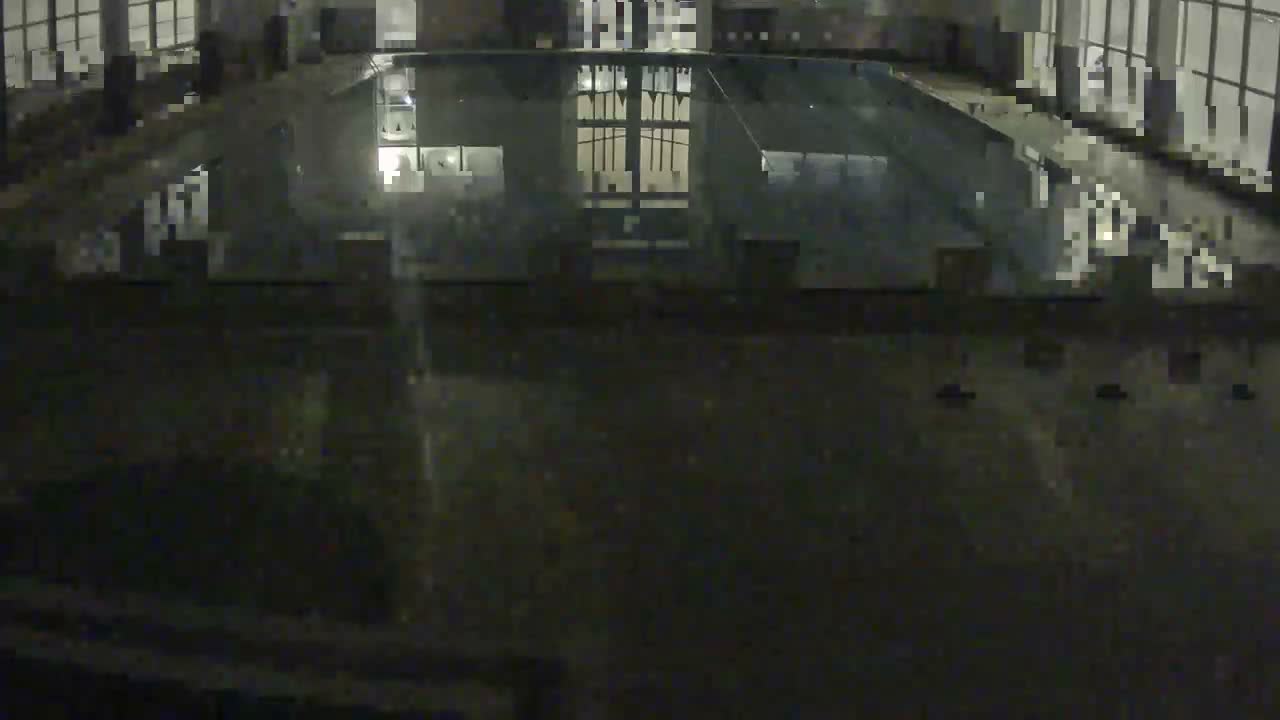 Trenčín, Municipal Swimming Pool Indoor Live Cam - Trencin, Okres Trencin, Slovakia