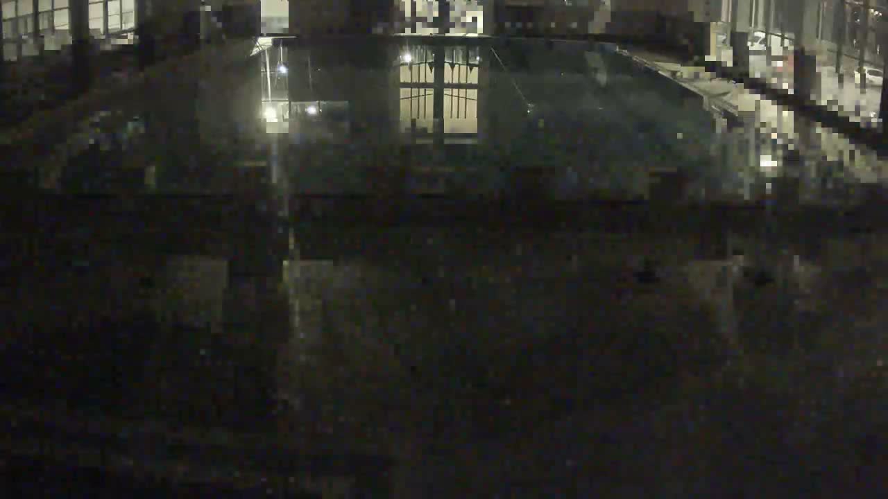 Trenčín, Municipal Swimming Pool Indoor Live Cam - Trencin, Okres Trencin, Slovakia