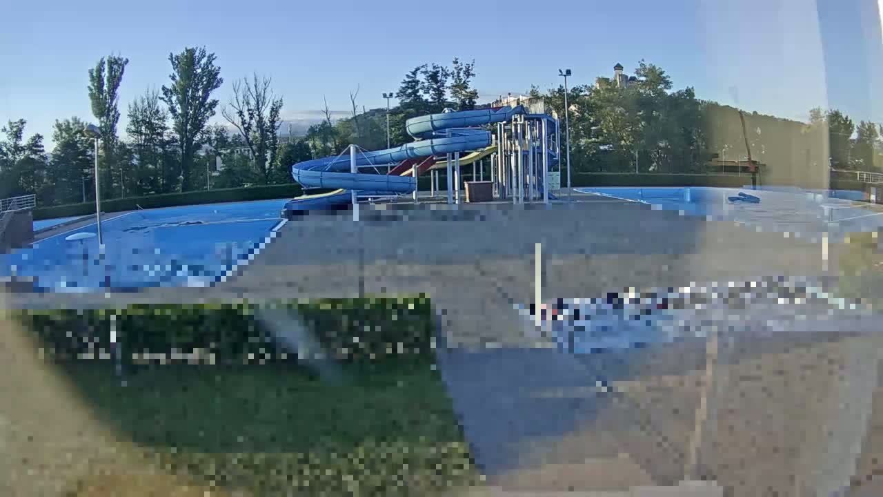 Trenčín, Summer Swimming Pool Outdoor  Live Cam - Trencin, Okres Trencin, Slovakia