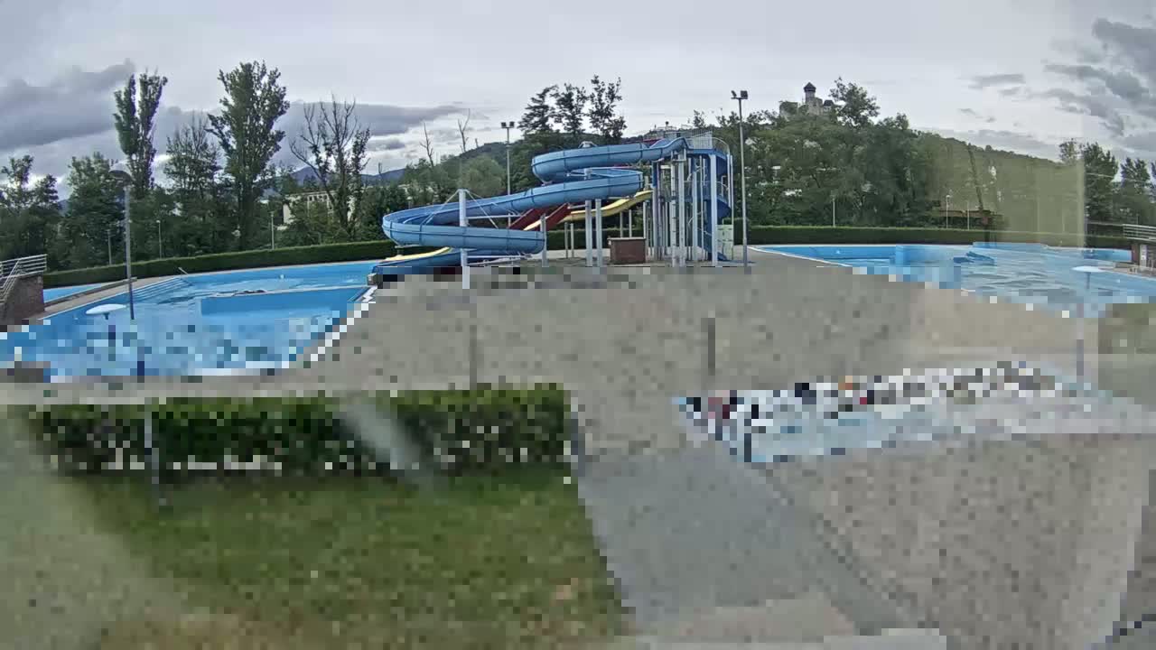Trenčín, Summer Swimming Pool Outdoor  Live Cam - Trencin, Okres Trencin, Slovakia
