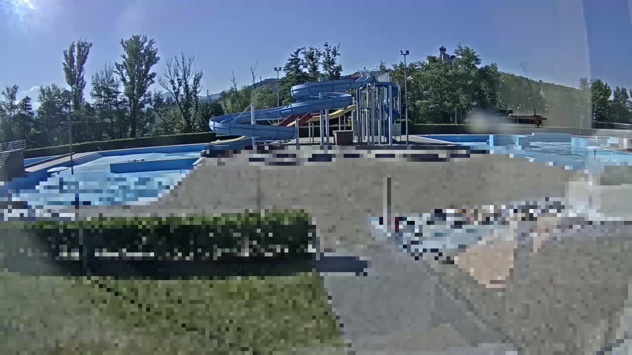 Trenčín, Summer Swimming Pool Outdoor & Trencin Castle Live Cam - Trencin, Okres Trencin, Slovakia