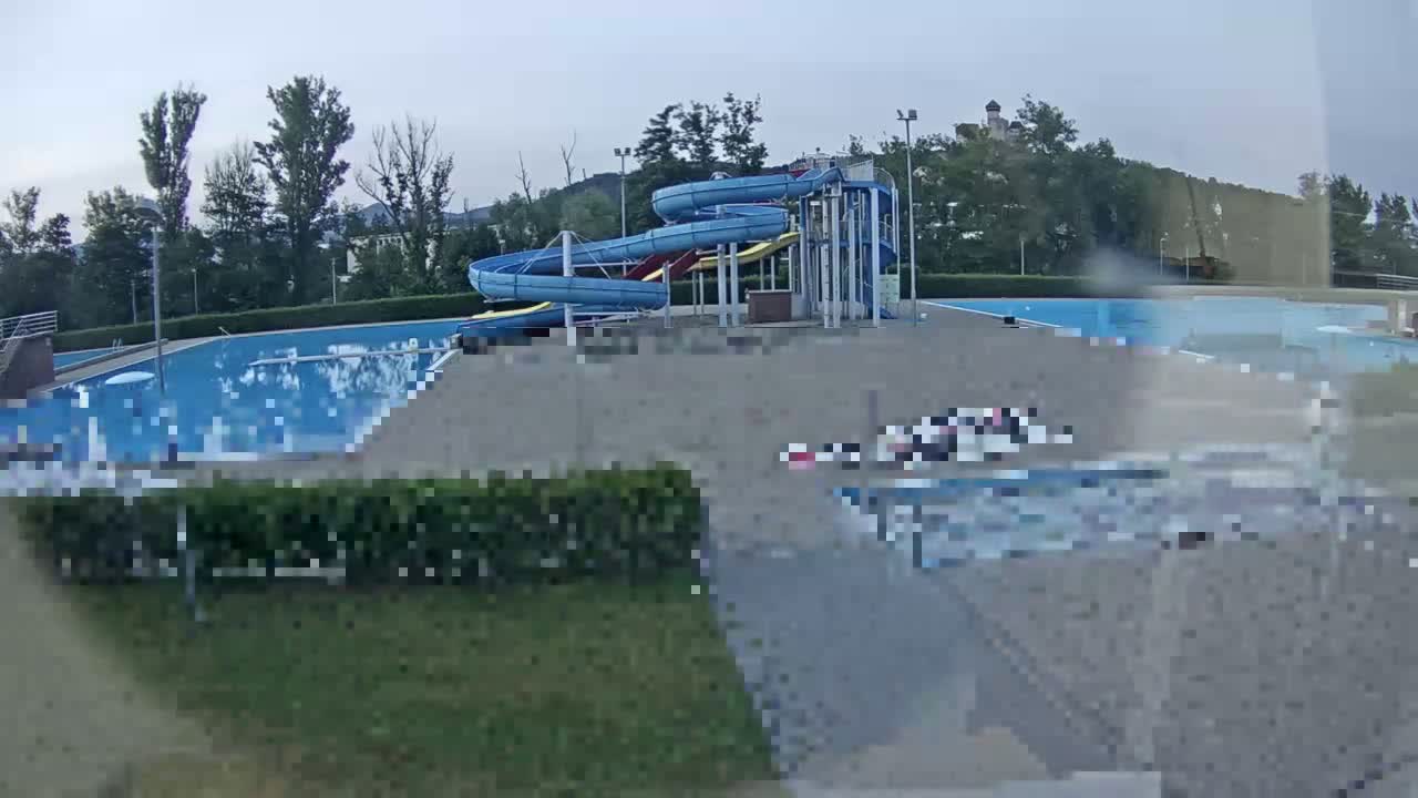 Trenčín, Summer Swimming Pool Outdoor & Trencin Castle Live Cam - Trencin, Okres Trencin, Slovakia