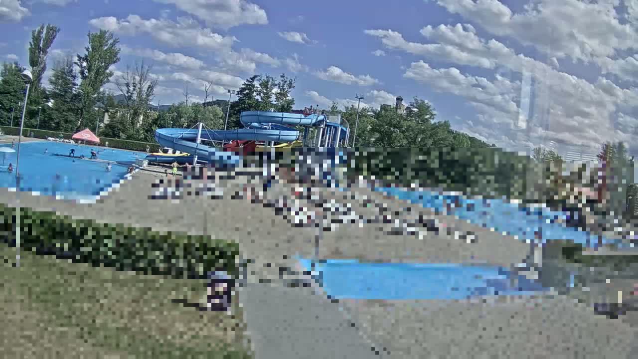 Trenčín, Summer Swimming Pool Outdoor & Trencin Castle Live Cam - Trencin, Okres Trencin, Slovakia