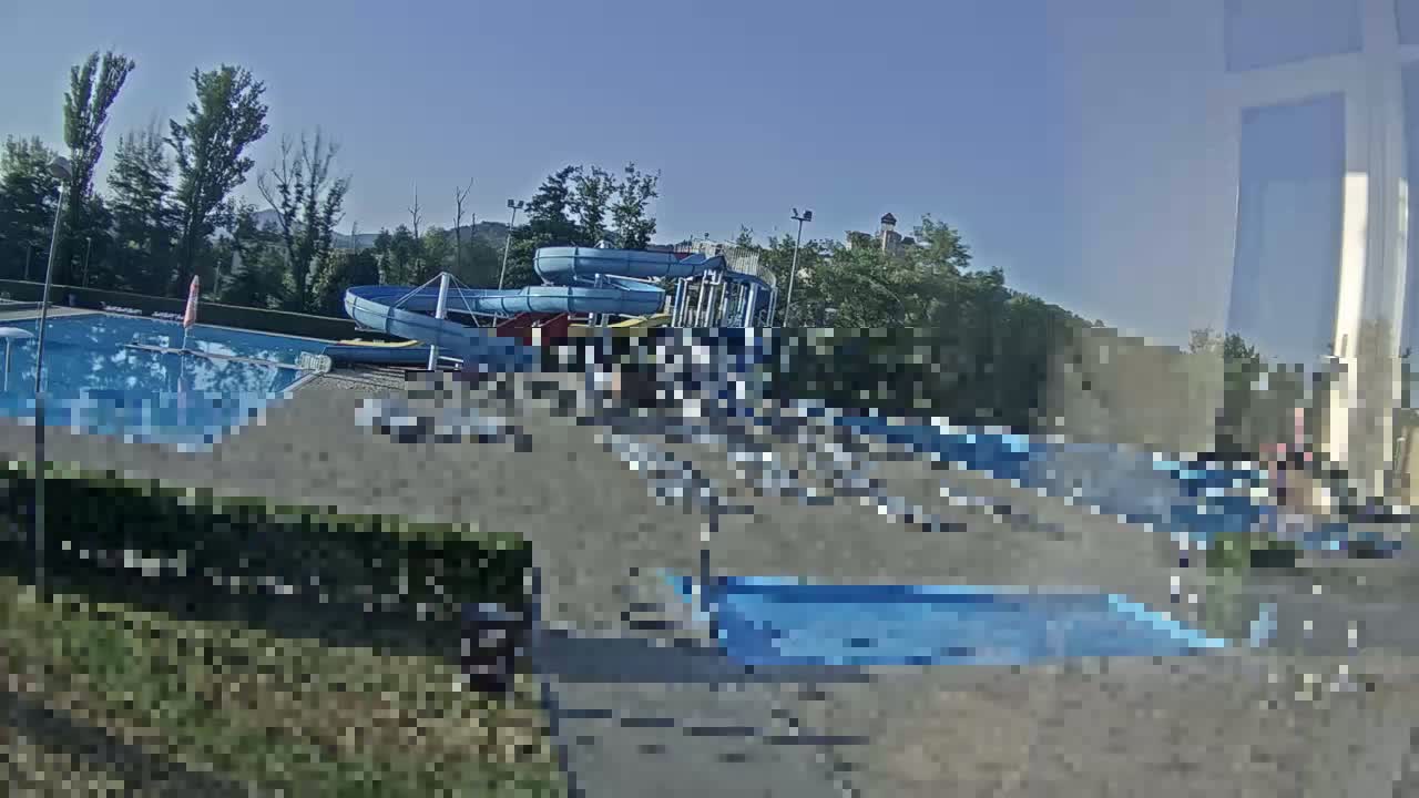 Trenčín, Summer Swimming Pool Outdoor & Trencin Castle Live Cam - Trencin, Okres Trencin, Slovakia