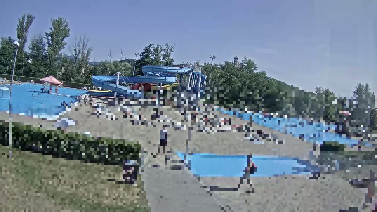 Trenčín, Summer Swimming Pool Outdoor & Trencin Castle Live Cam - Trencin, Okres Trencin, Slovakia
