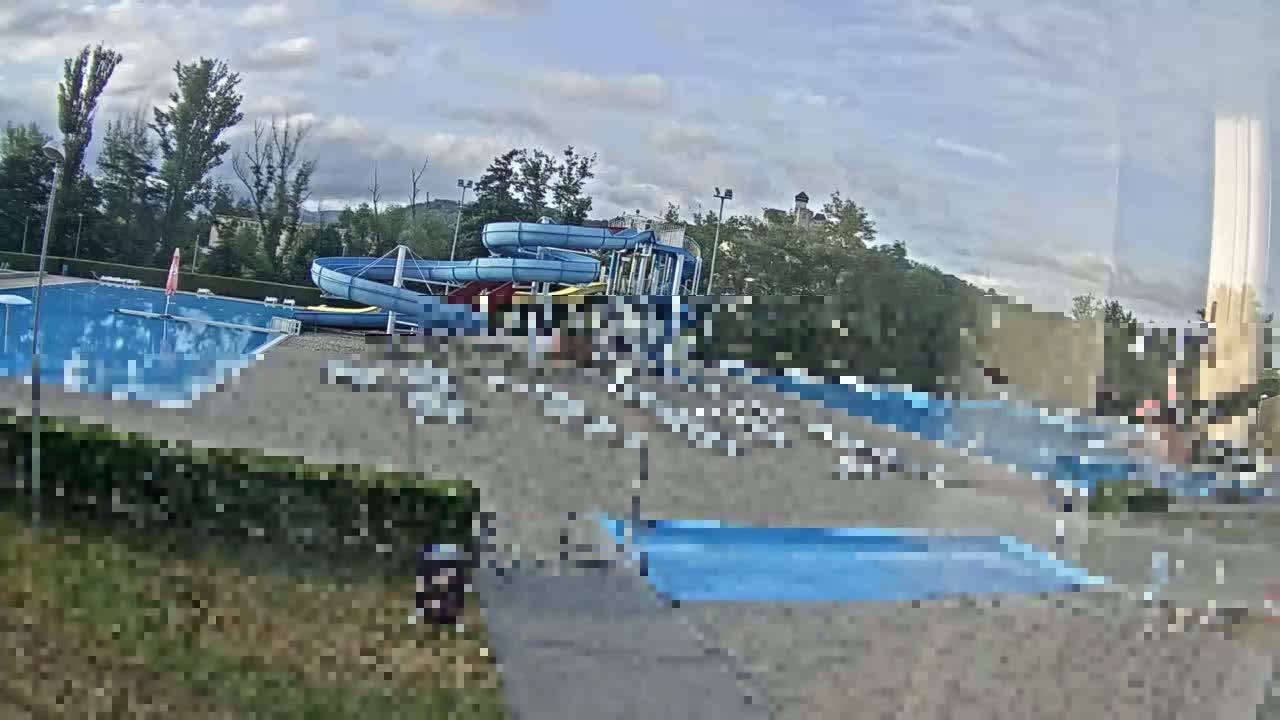 Trenčín, Summer Swimming Pool Outdoor & Trencin Castle Live Cam - Trencin, Okres Trencin, Slovakia