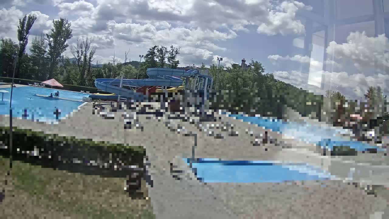 Trenčín, Summer Swimming Pool Outdoor  Live Cam - Trencin, Okres Trencin, Slovakia