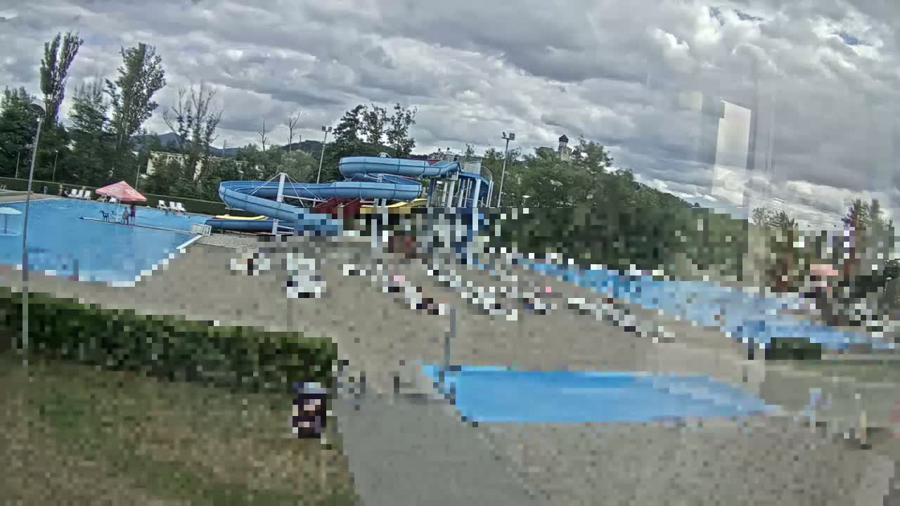 Trenčín, Summer Swimming Pool Outdoor  Live Cam - Trencin, Okres Trencin, Slovakia