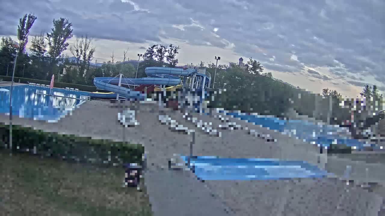 Trenčín, Summer Swimming Pool Outdoor  Live Cam - Trencin, Okres Trencin, Slovakia