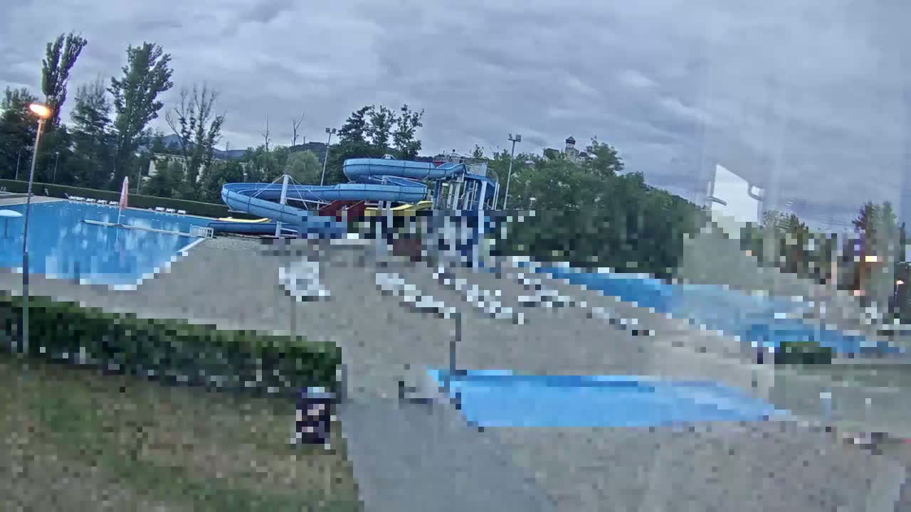 Trenčín, Summer Swimming Pool Outdoor  Live Cam - Trencin, Okres Trencin, Slovakia