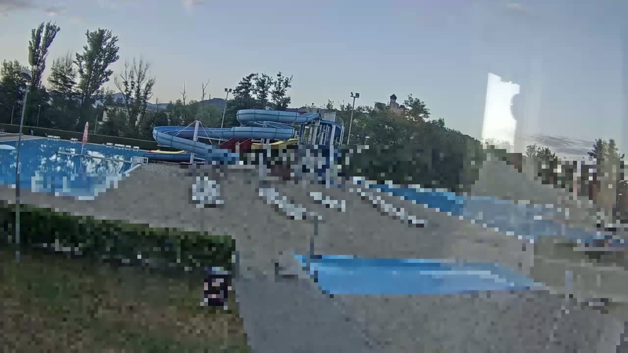 Trenčín, Summer Swimming Pool Outdoor  Live Cam - Trencin, Okres Trencin, Slovakia