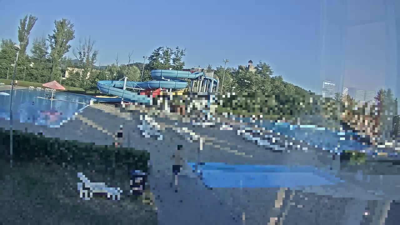 Trenčín, Summer Swimming Pool Outdoor  Live Cam - Trencin, Okres Trencin, Slovakia