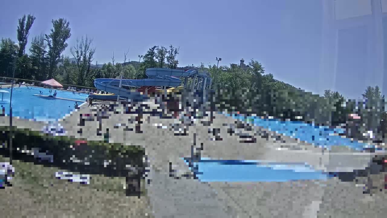 Trenčín, Summer Swimming Pool Outdoor  Live Cam - Trencin, Okres Trencin, Slovakia